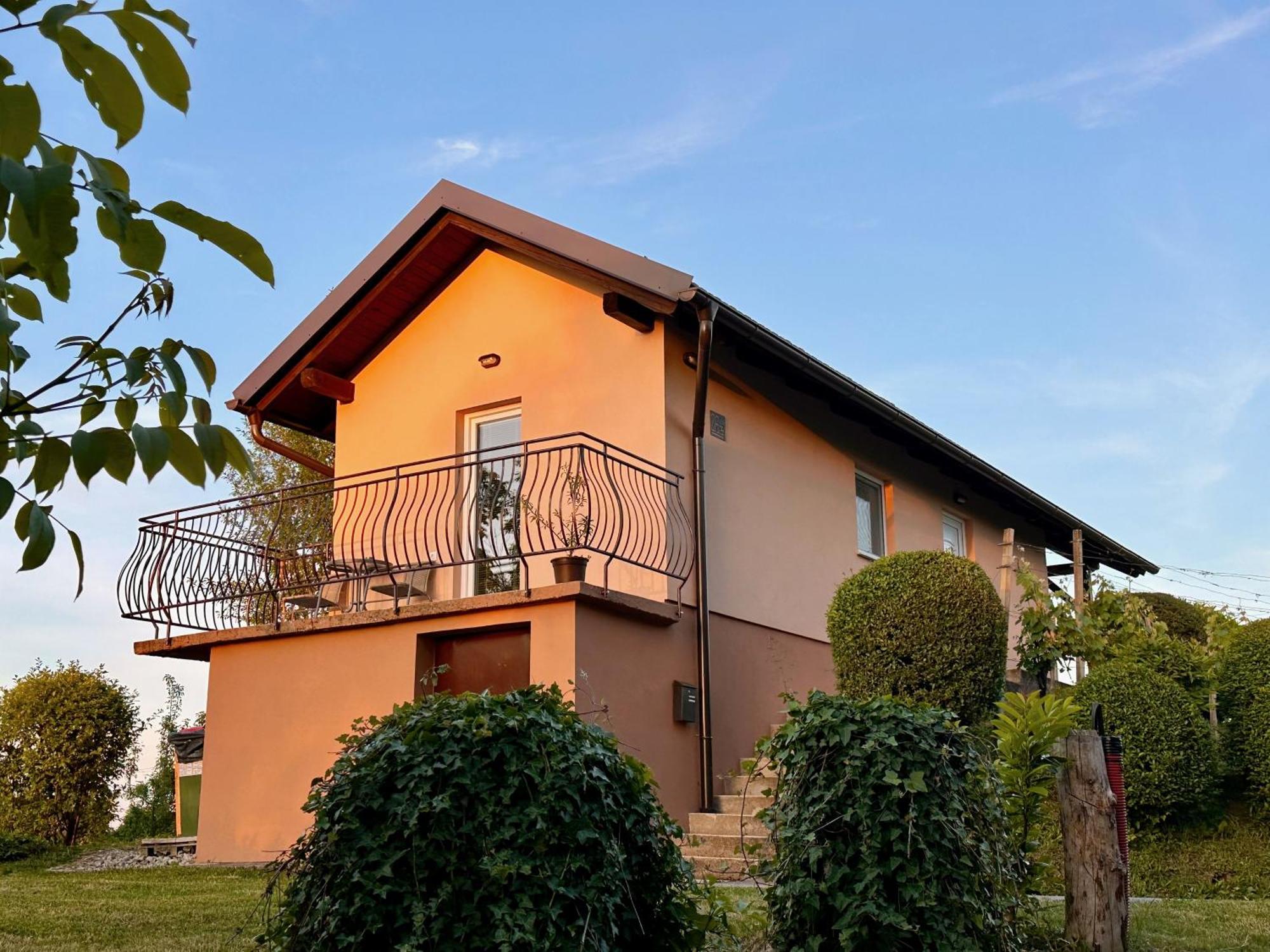 House Tomajna *